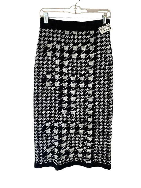 Skirt Maxi By Clothes Mentor In Black & White, Size: L